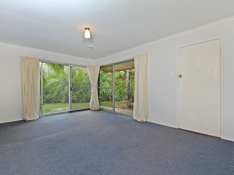 8 Lant street, Chapel Hill QLD 4069