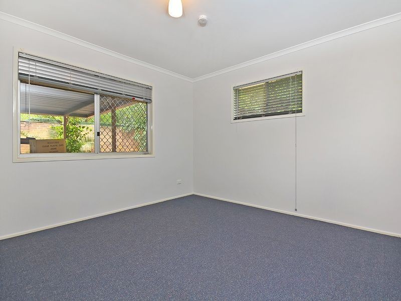 8 Lant street, Chapel Hill QLD 4069