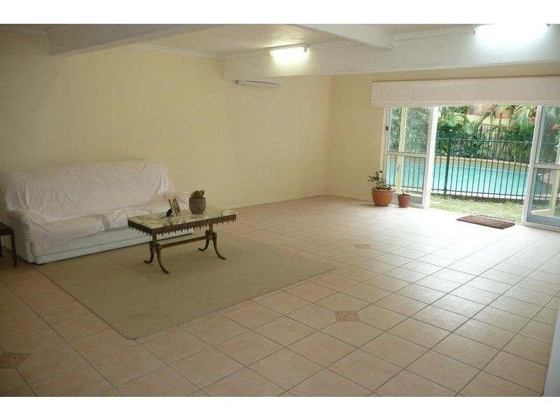 186 Burbong Street, Chapel Hill QLD 4069