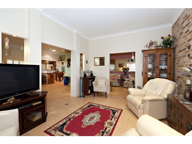 61 Beaufort Crescent, Moggill QLD 4070