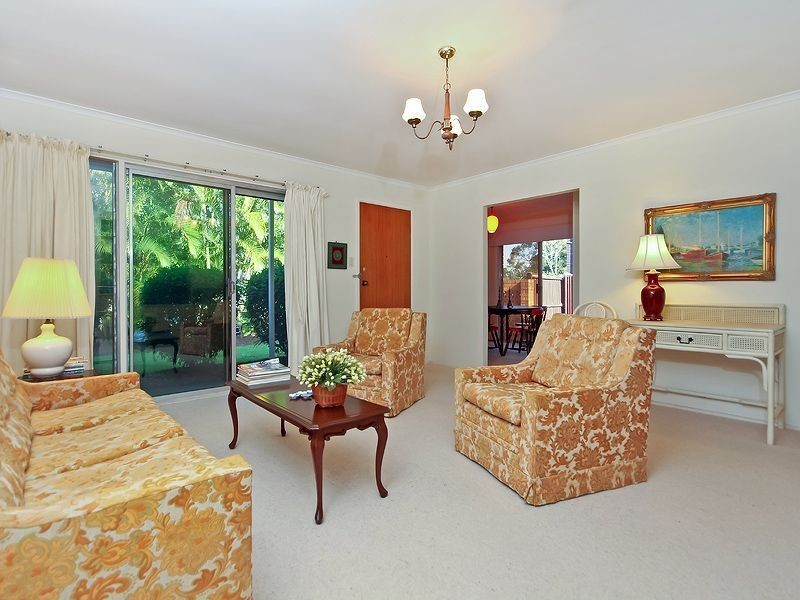 11 Cassandra Street, Chapel Hill QLD 4069