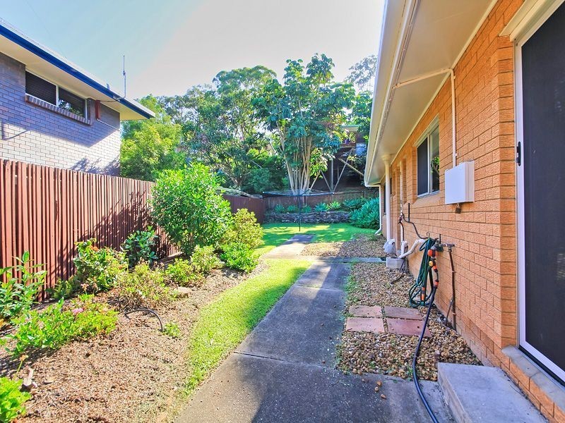 11 Cassandra Street, Chapel Hill QLD 4069