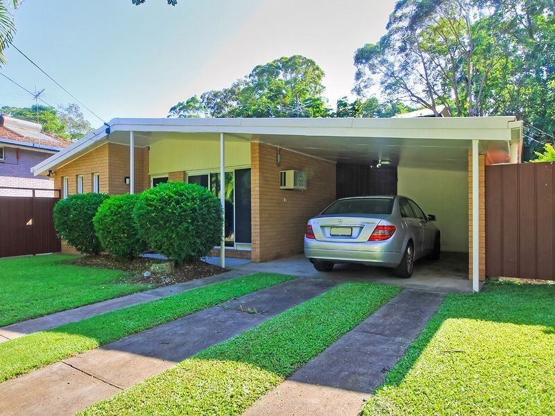 11 Cassandra Street, Chapel Hill QLD 4069