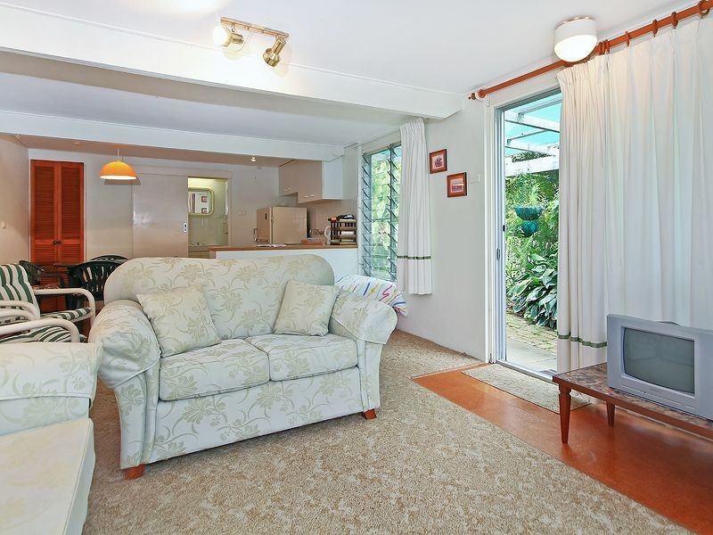 14 Noreen Street, Chapel Hill QLD 4069