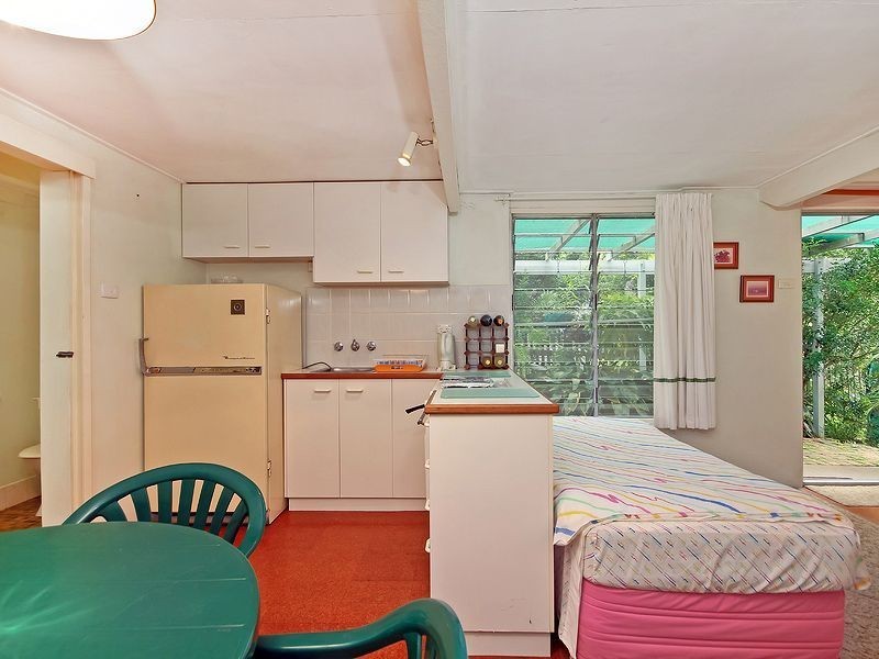 14 Noreen Street, Chapel Hill QLD 4069