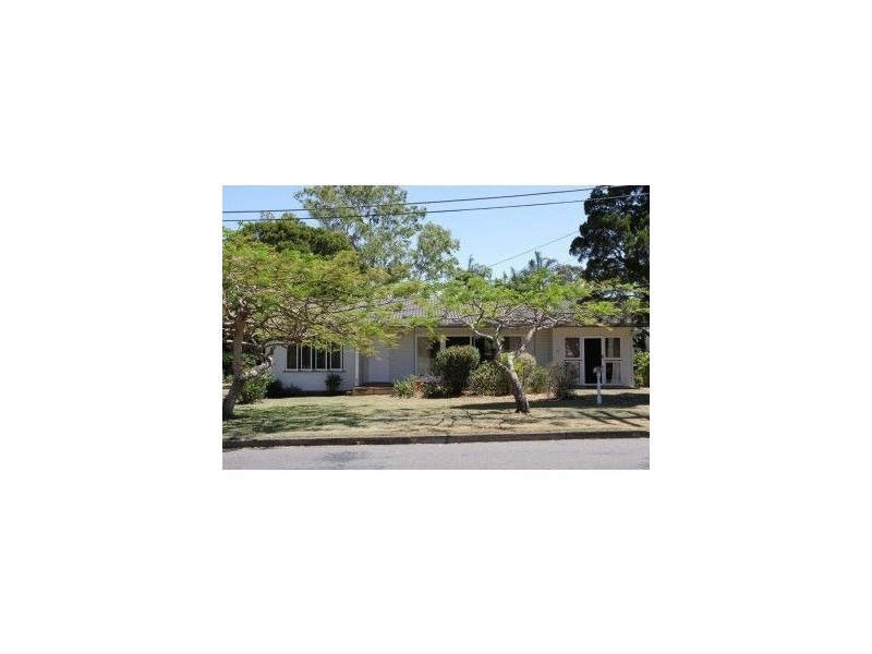 11 Gilruth Road, Kenmore QLD 4069
