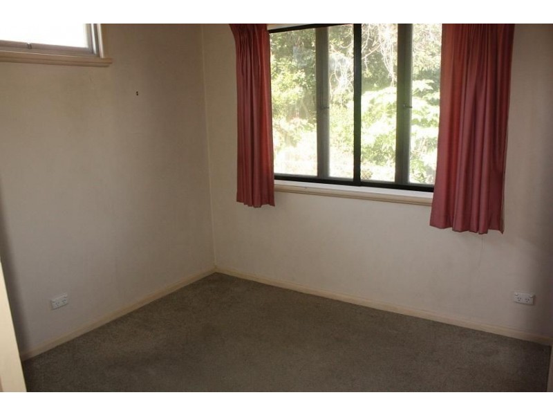 11 Gilruth Road, Kenmore QLD 4069