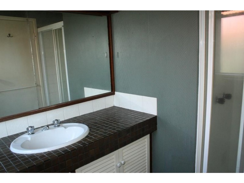 11 Gilruth Road, Kenmore QLD 4069