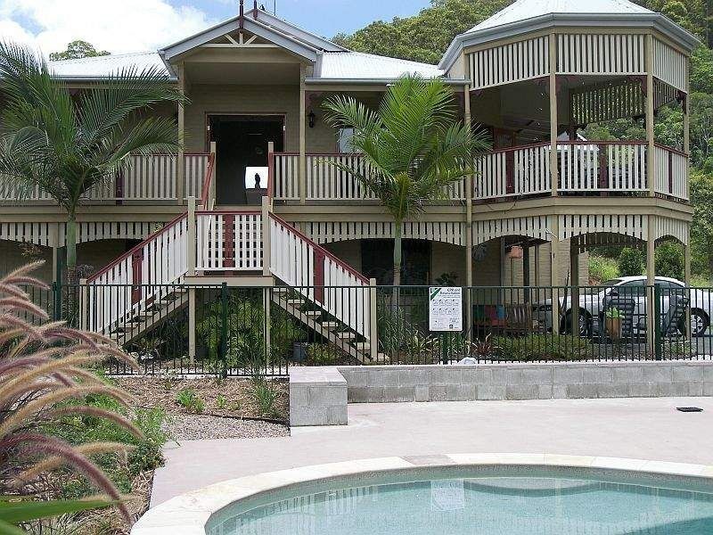 1 Woodland Drive, Pullenvale QLD 4069