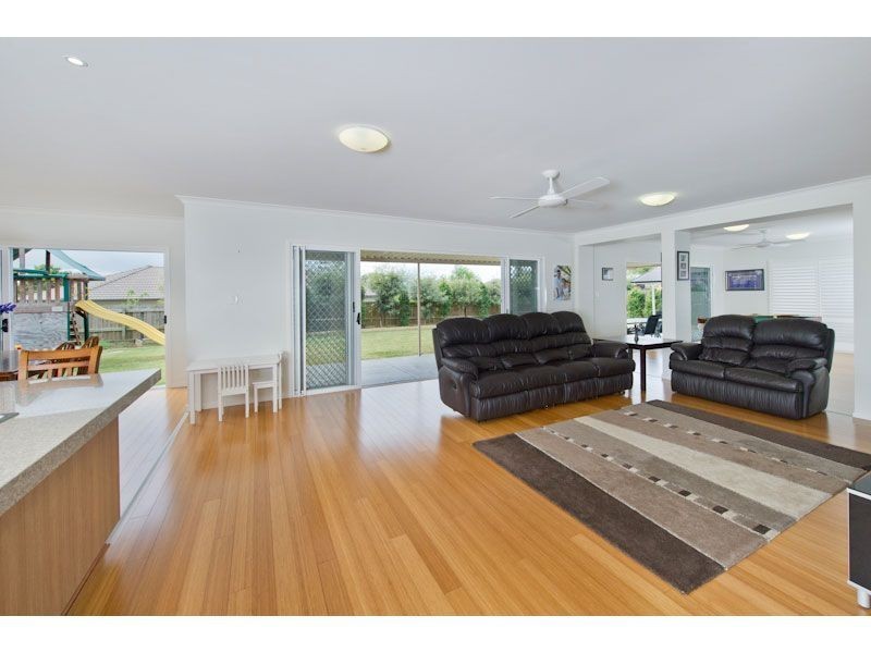 12 Frederick Street, Moggill QLD 4070