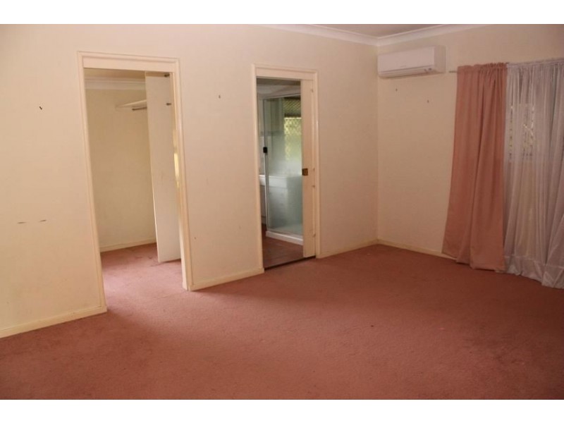 Brookfield QLD 4069