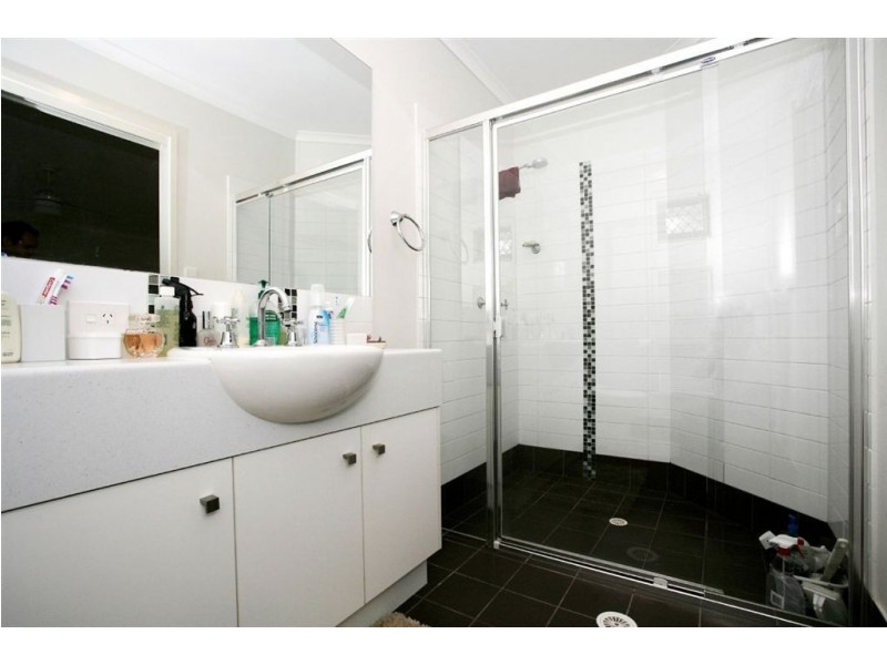 4 Zoe Place, Moggill QLD 4070