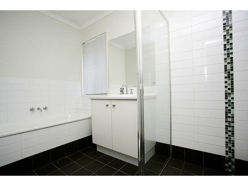 4 Zoe Place, Moggill QLD 4070