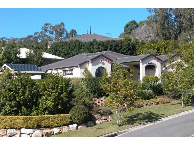2 Hart Close, Brookfield QLD 4069