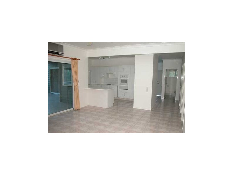 8 Torridon Cl, Chapel Hill QLD 4069