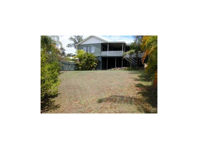 8 Torridon Cl, Chapel Hill QLD 4069