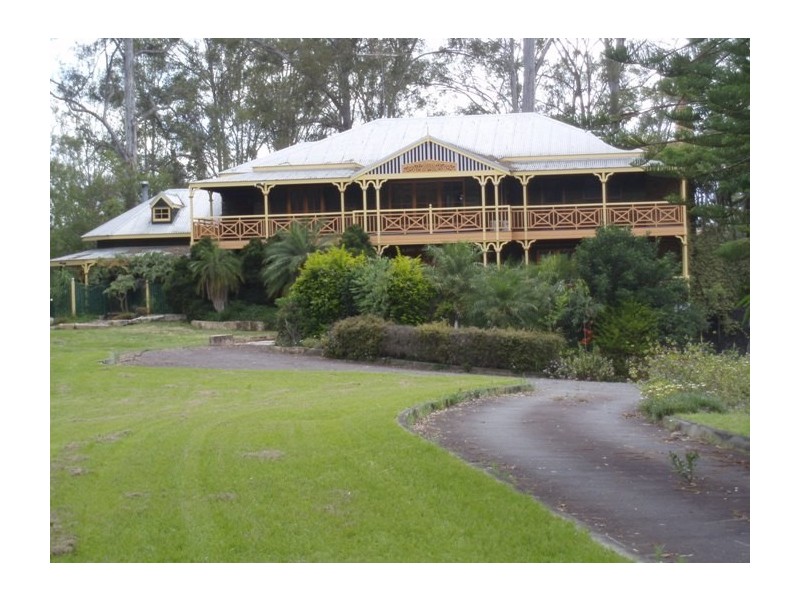 112 Sunset Road, Kenmore QLD 4069