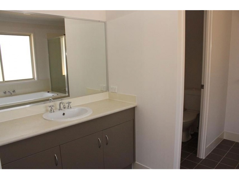 3 Sheridan Close, Moggill QLD 4070