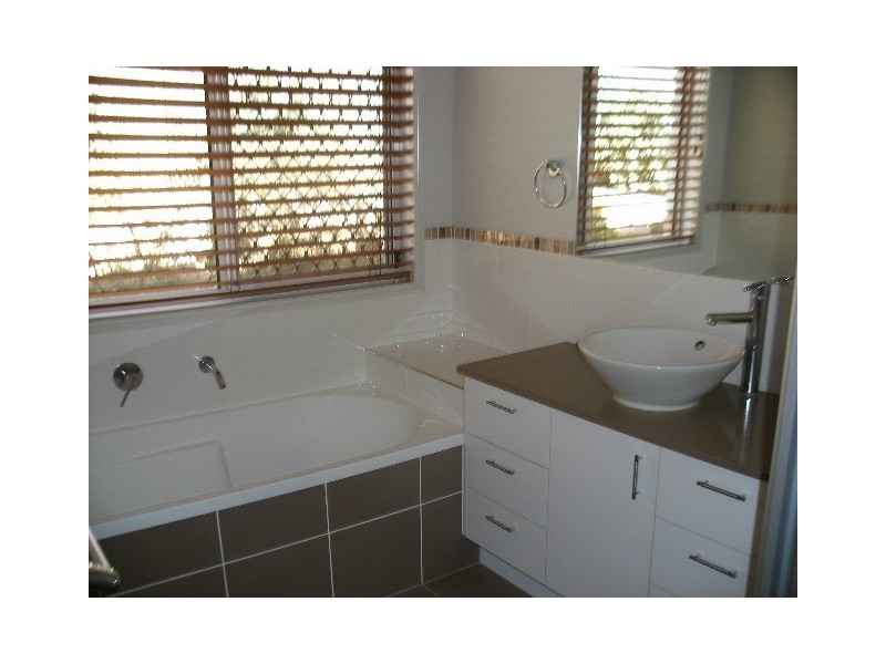 31 Rise Place, Moggill QLD 4070