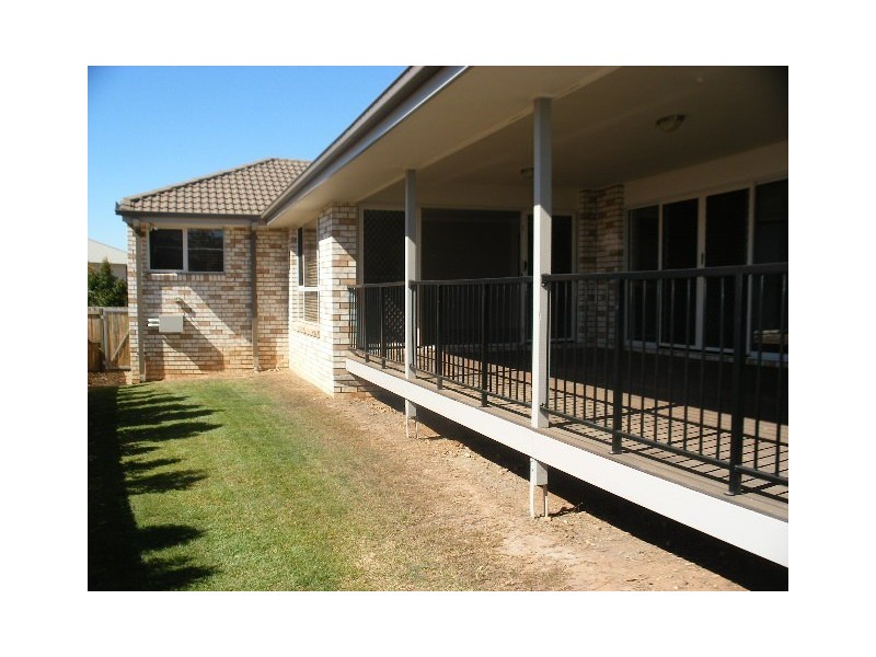 31 Rise Place, Moggill QLD 4070