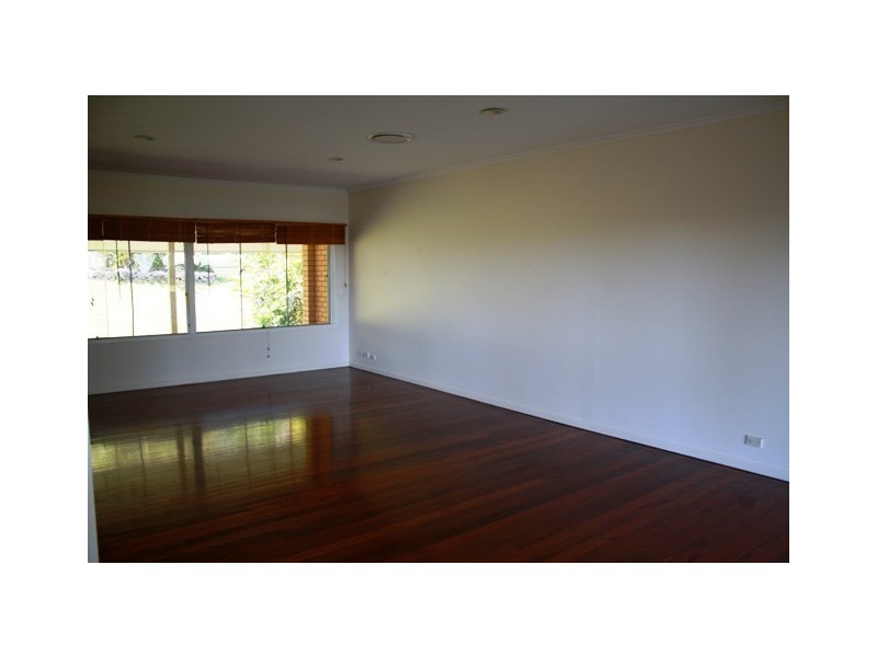 30 Pentlay Street, Kenmore QLD 4069