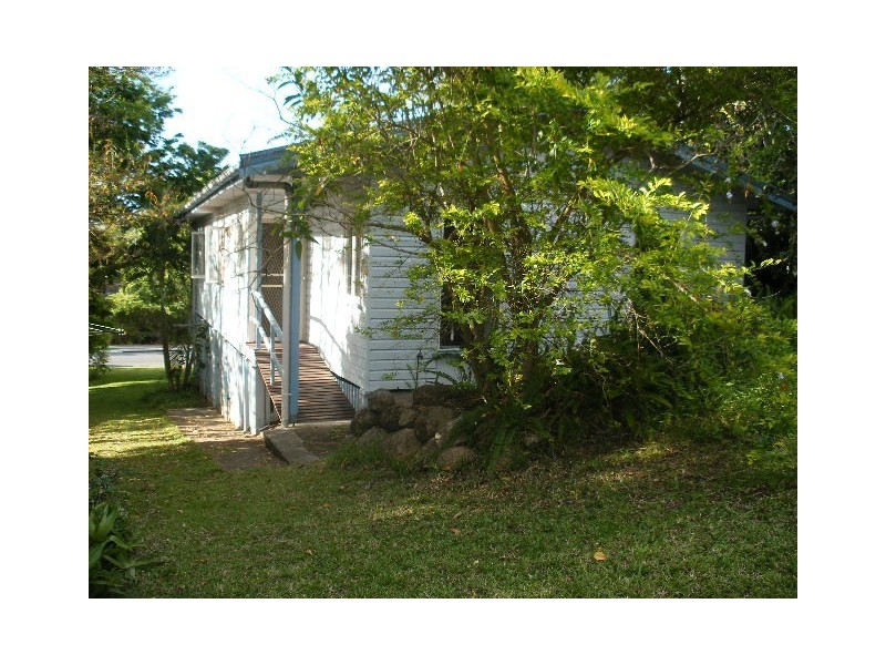 64 Fawkner Street, Kenmore QLD 4069