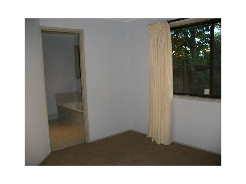 Sinnamon Park QLD 4073