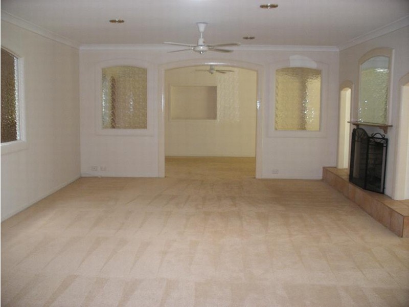 35 Spinkbrae St, Fig Tree Pocket QLD 4069
