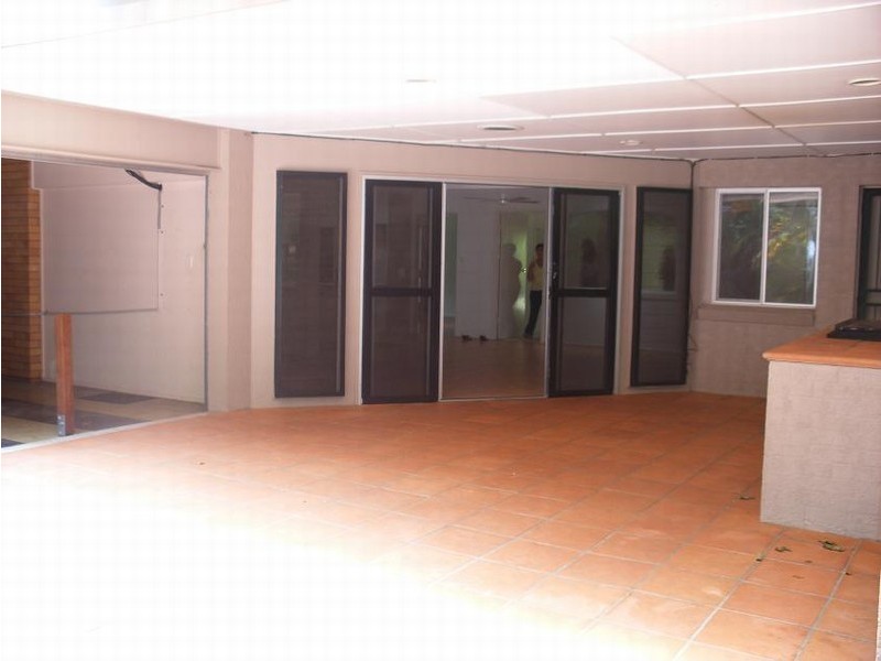 35 Spinkbrae St, Fig Tree Pocket QLD 4069