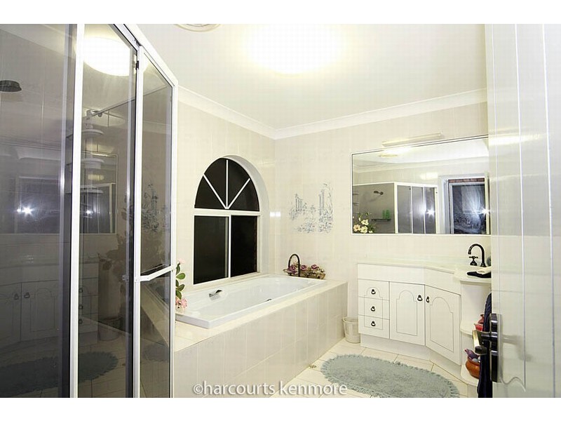 183 Lake Manchester Rd, Mount Crosby QLD 4306