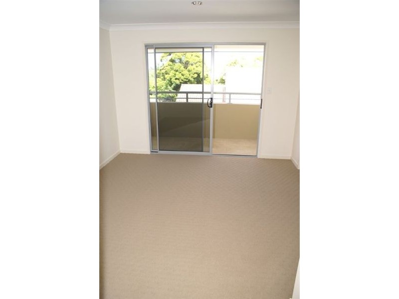 2/135 Johnston Street, Southport QLD 4215