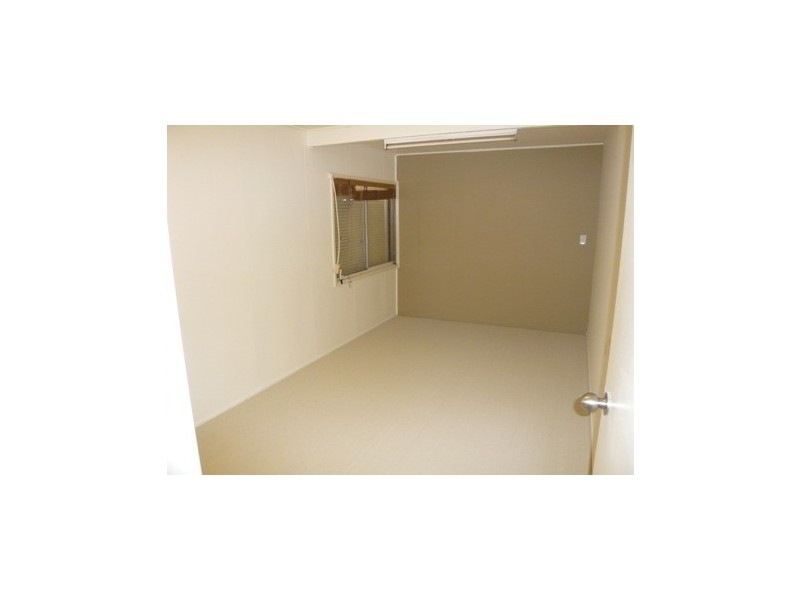 165 Government Road, Labrador QLD 4215