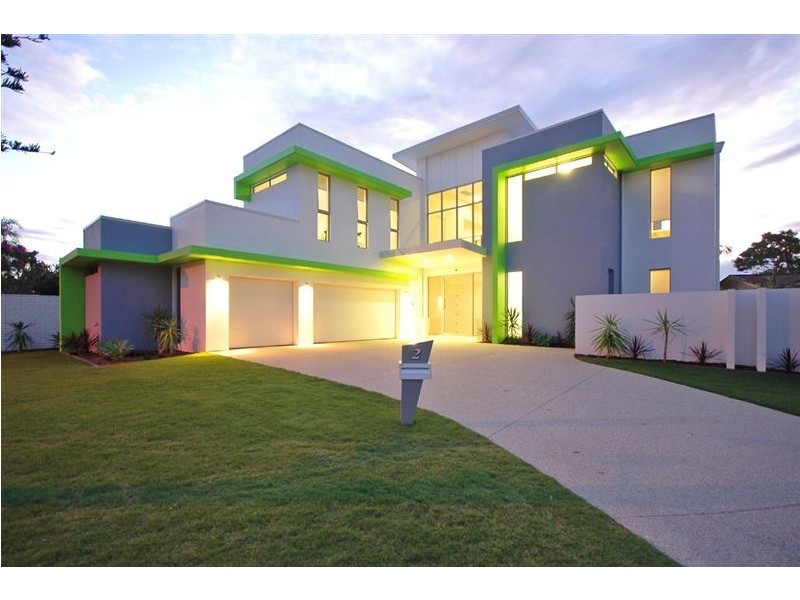 2 Cedar Place, Broadbeach Waters QLD 4218