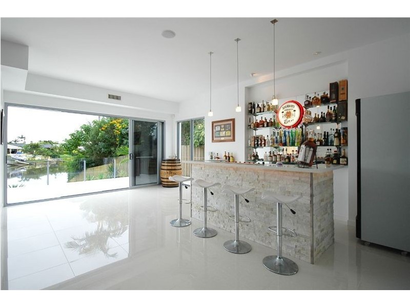 2 Cedar Place, Broadbeach Waters QLD 4218