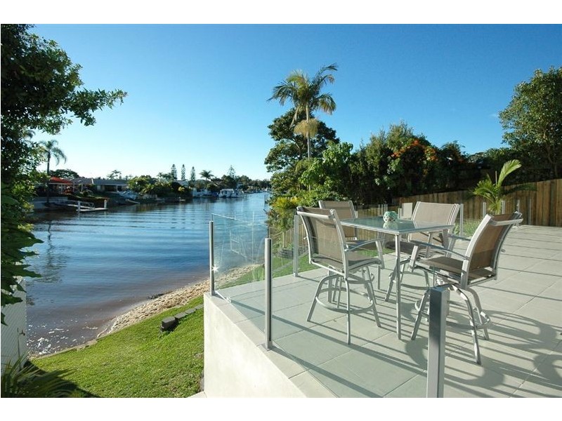 2 Cedar Place, Broadbeach Waters QLD 4218
