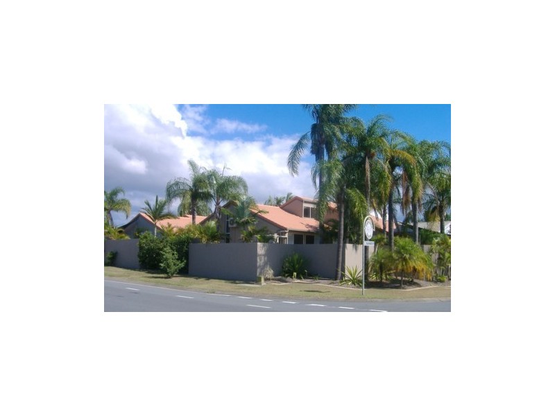 2 Salamander Court, Mermaid Waters QLD 4218