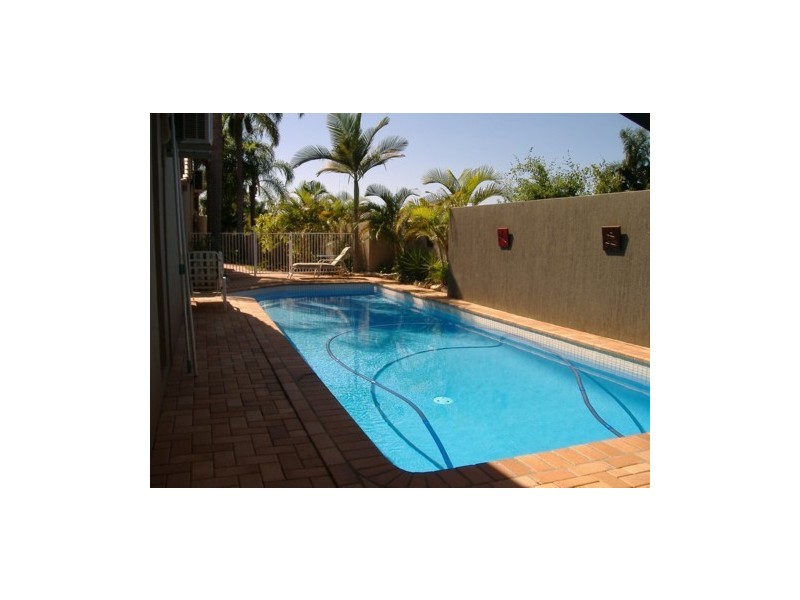 2 Salamander Court, Mermaid Waters QLD 4218