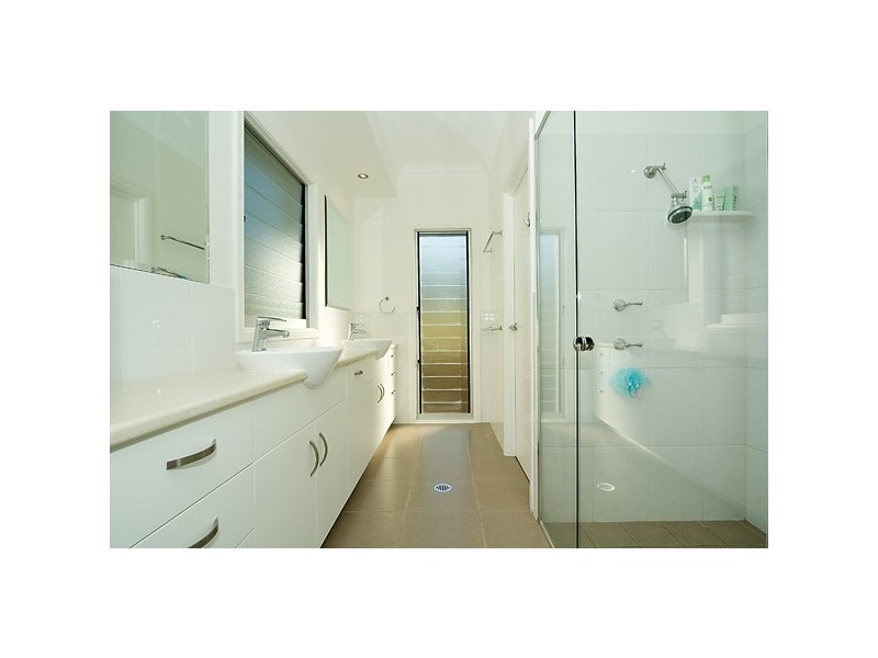 73 Sunray Drive, Bonogin QLD 4213