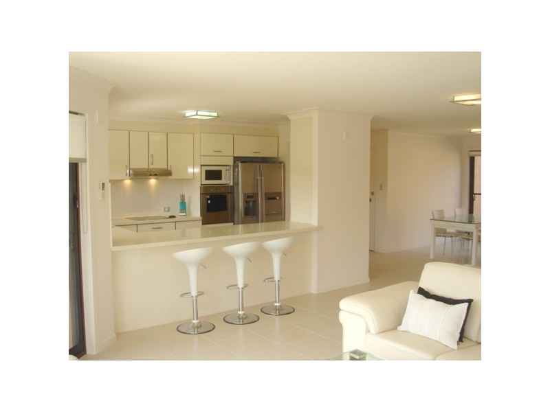 1/6 Dunlop Court, Mermaid Waters QLD 4218