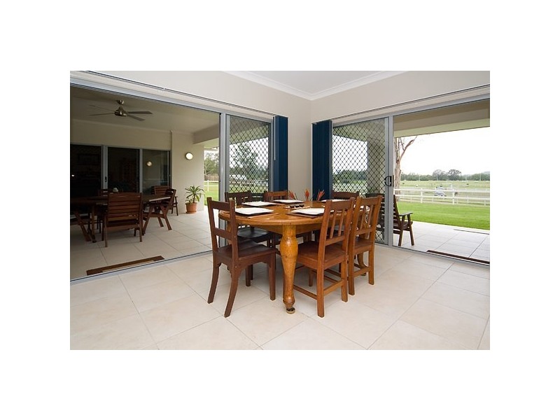 8 Samuel Drive, Tallebudgera QLD 4228