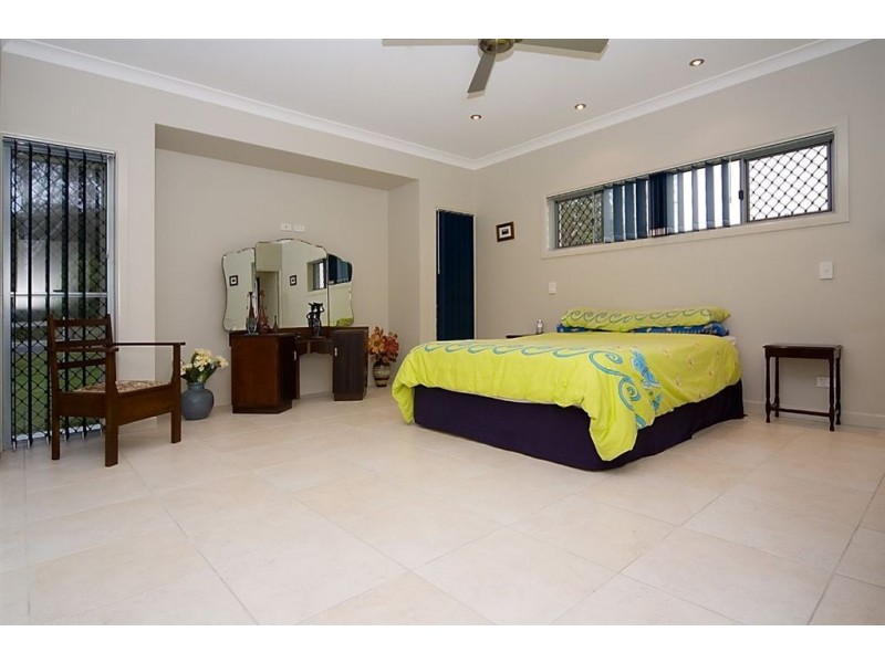 8 Samuel Drive, Tallebudgera QLD 4228