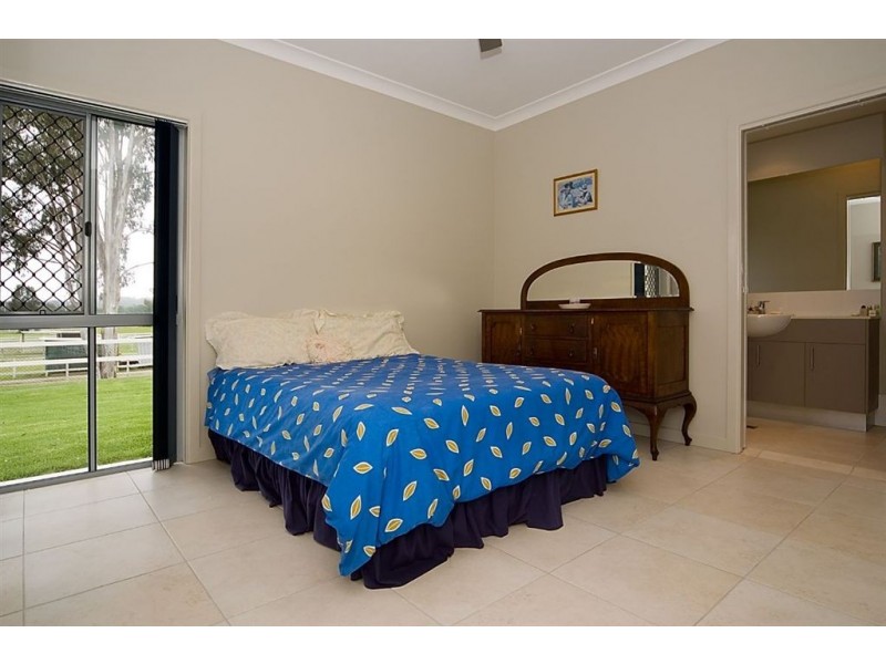 8 Samuel Drive, Tallebudgera QLD 4228