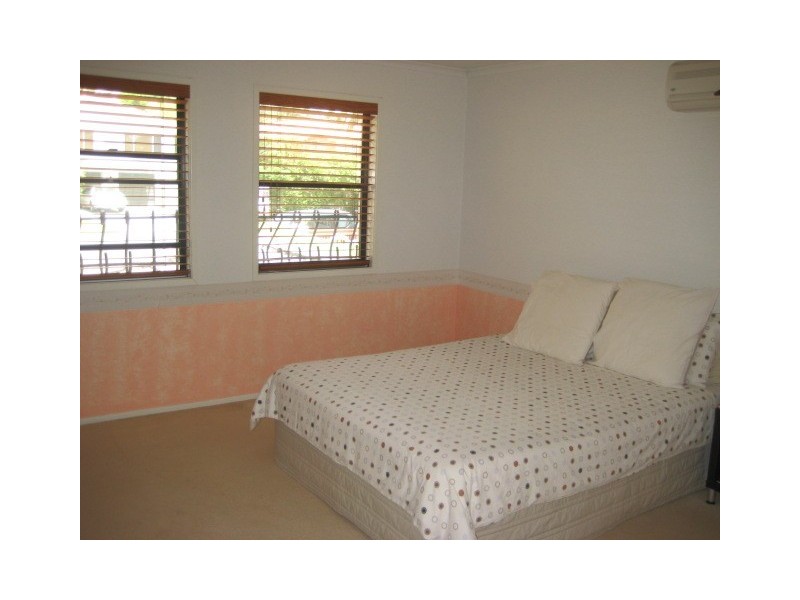 35 Tullamarine Drive, Robina QLD 4226