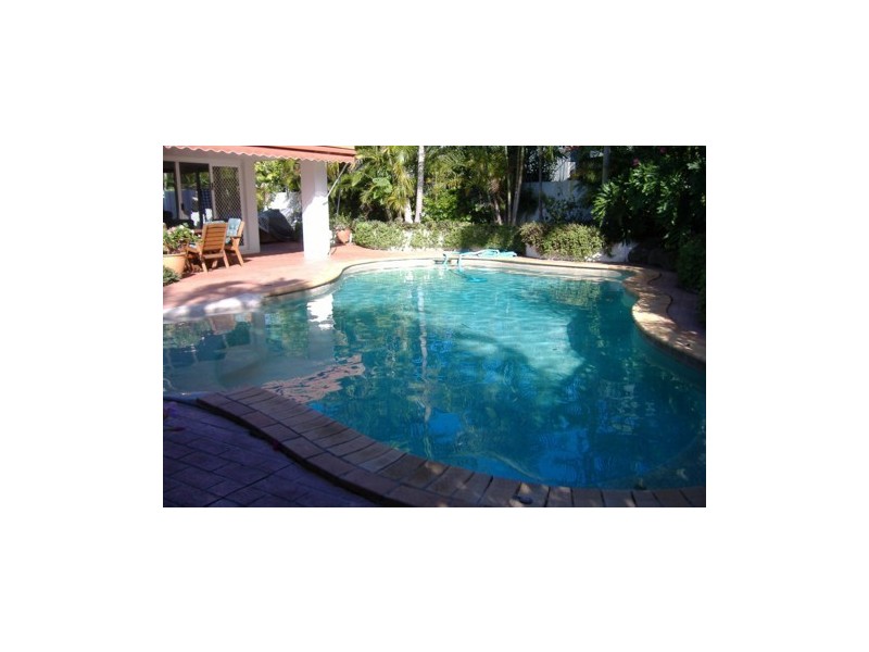 37 Beauty Point Drive, Robina QLD 4226