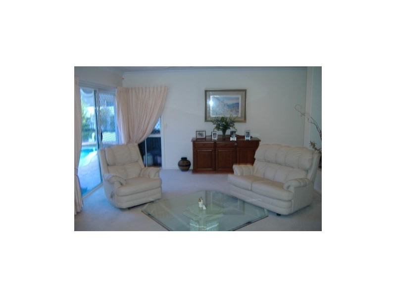 37 Beauty Point Drive, Robina QLD 4226