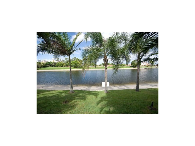 11/50 Hooker Boulevard, Mermaid Waters QLD 4218