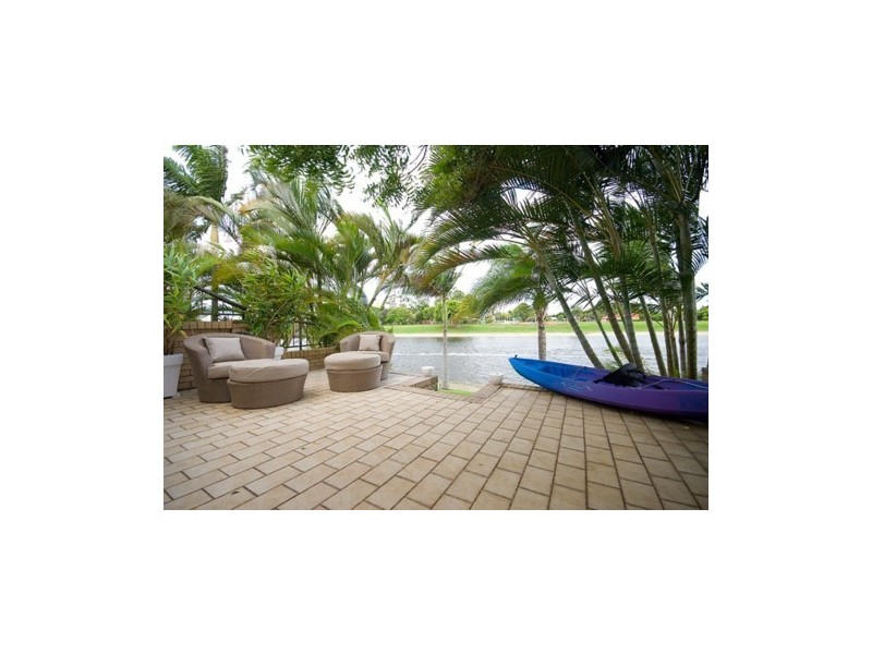 11/50 Hooker Boulevard, Mermaid Waters QLD 4218