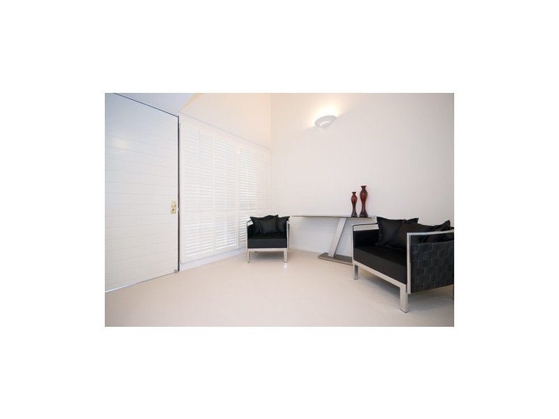 11/50 Hooker Boulevard, Mermaid Waters QLD 4218