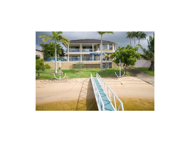 50 Waitomo Street, Broadbeach Waters QLD 4218