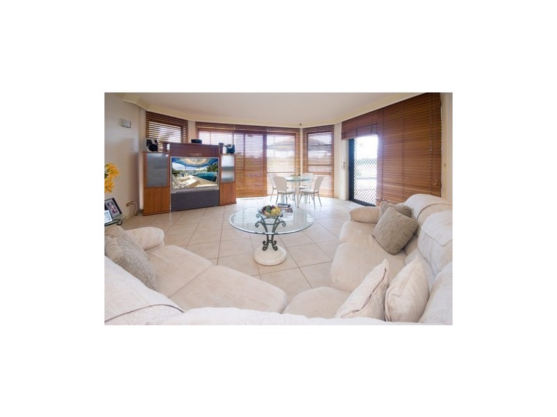 50 Waitomo Street, Broadbeach Waters QLD 4218